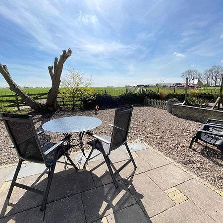 Logeerboerderij De Salix Villa Hitzum ภายนอก รูปภาพ