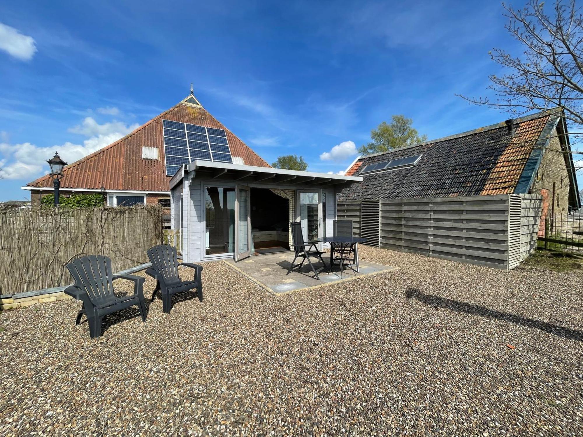 Logeerboerderij De Salix Villa Hitzum ภายนอก รูปภาพ
