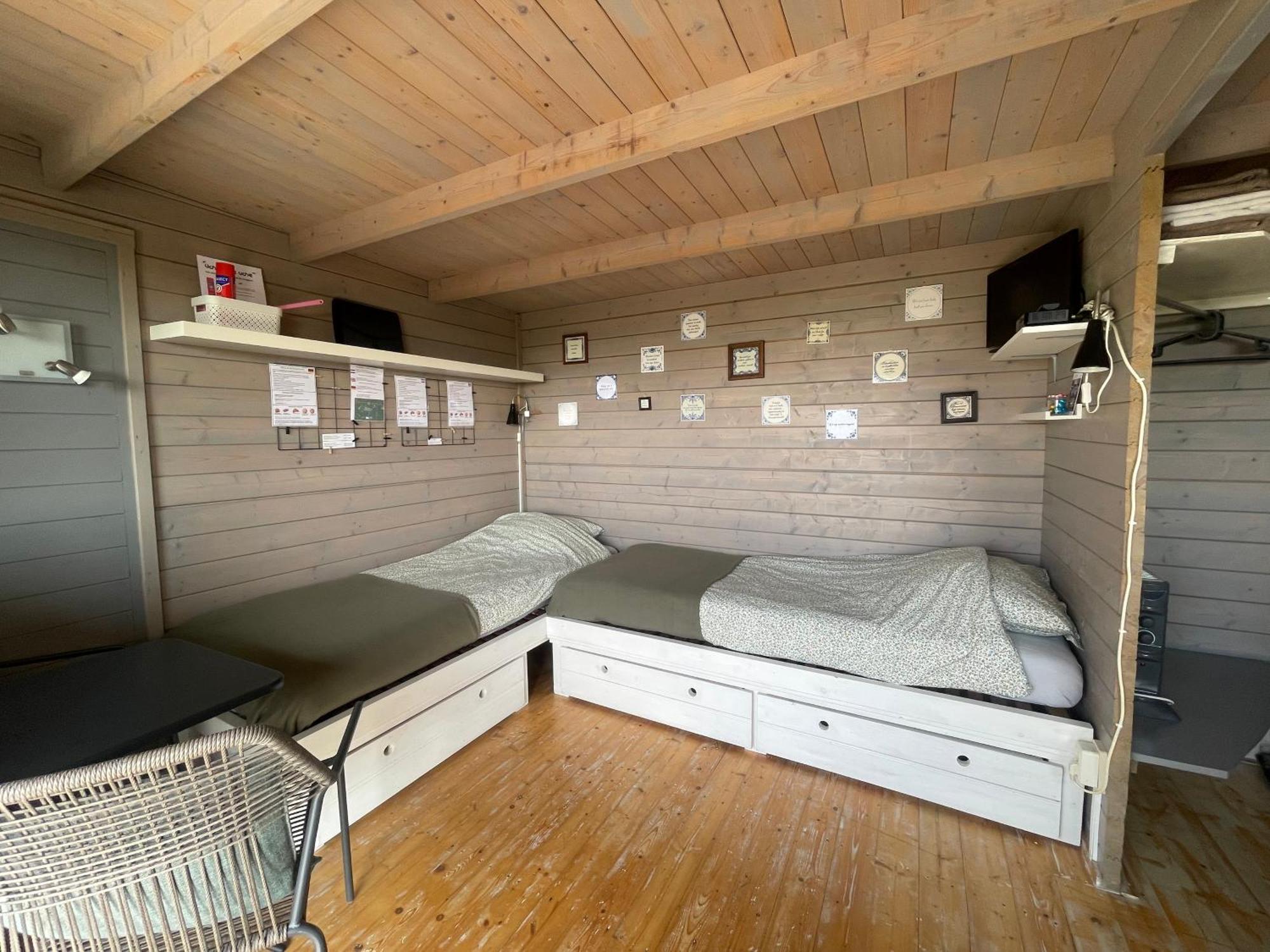 Logeerboerderij De Salix Villa Hitzum ภายนอก รูปภาพ