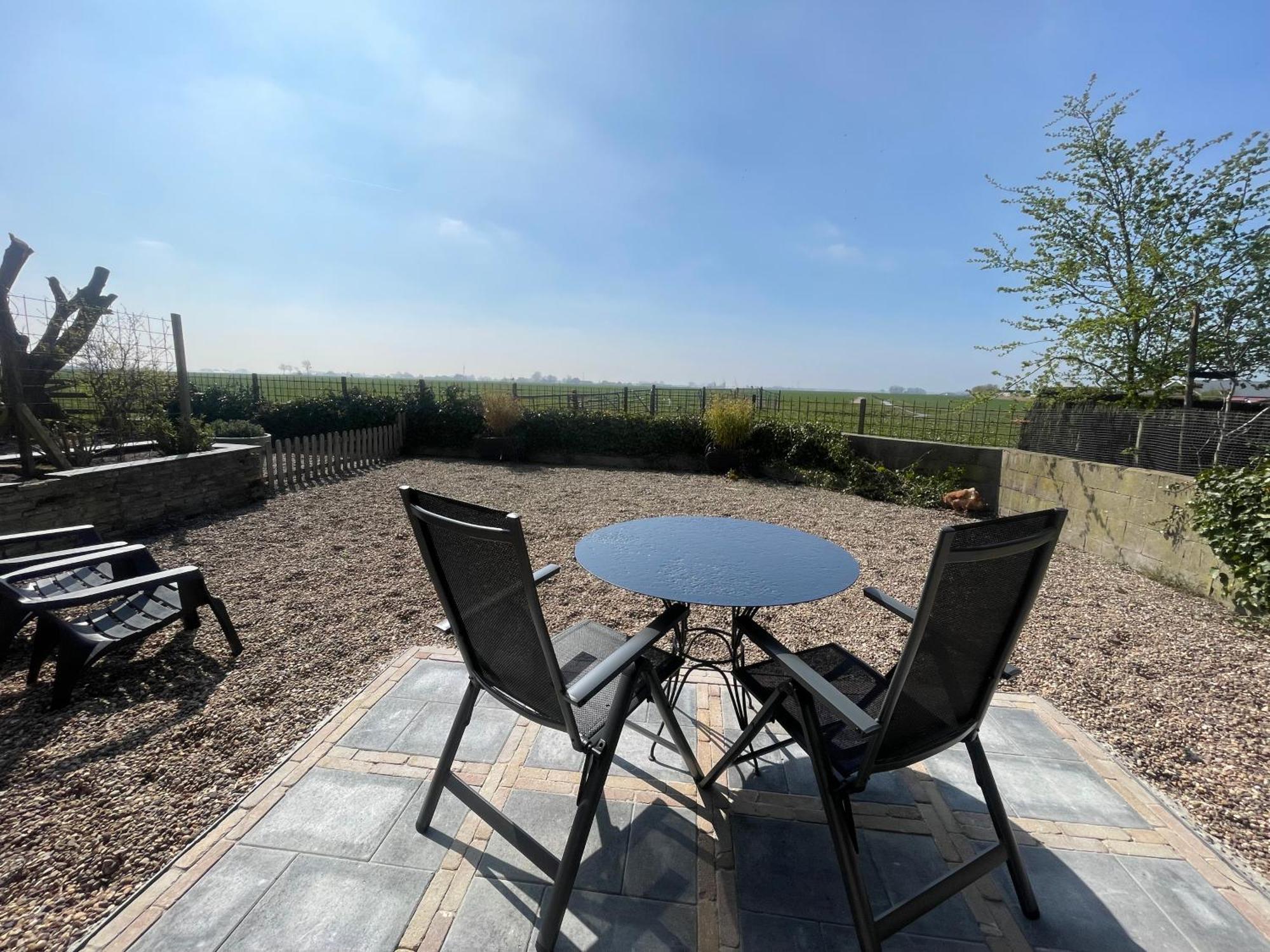 Logeerboerderij De Salix Villa Hitzum ภายนอก รูปภาพ